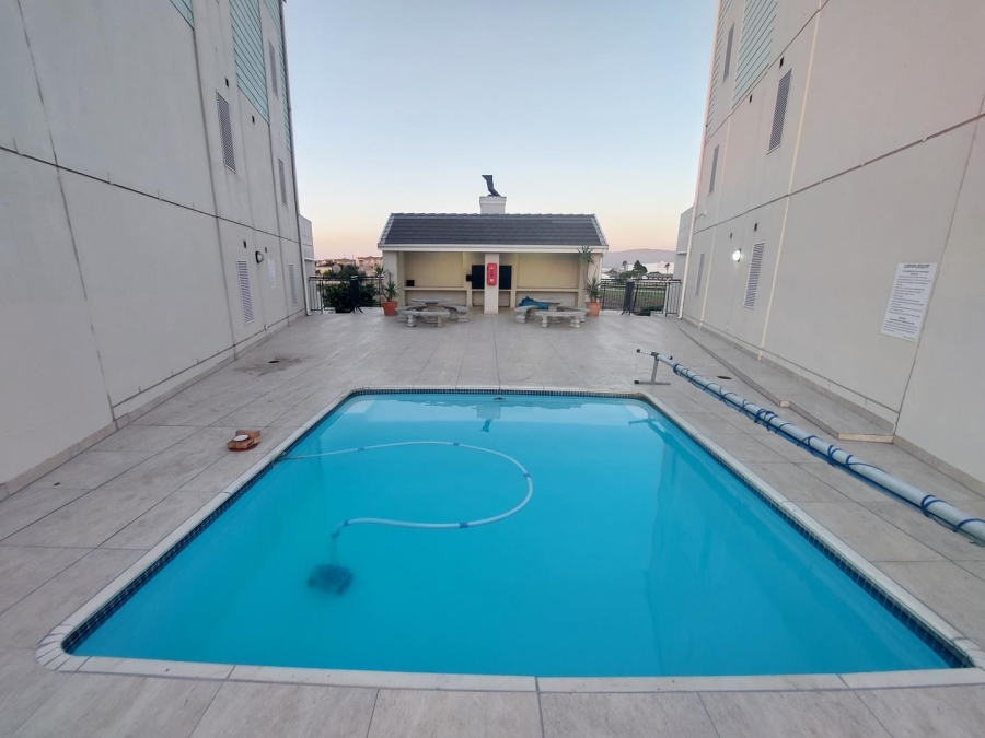 To Let 1 Bedroom Property for Rent in Royal Ascot Western Cape